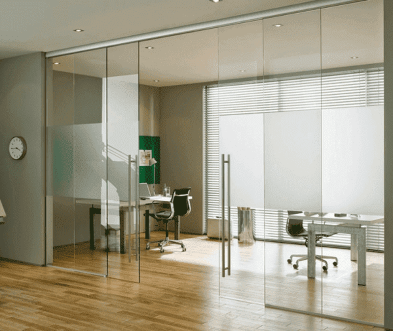 Sản phẩm cửa kính mở lùa được ứng dụng phổ biến trong nhiều văn phòng